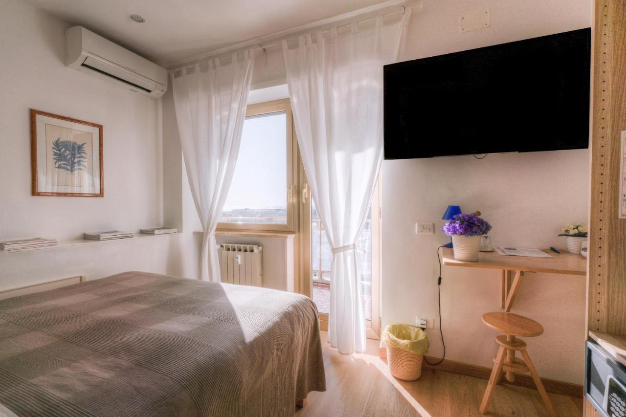 La Casa Sul Mare Bed & Breakfast Civitavecchia Ngoại thất bức ảnh
